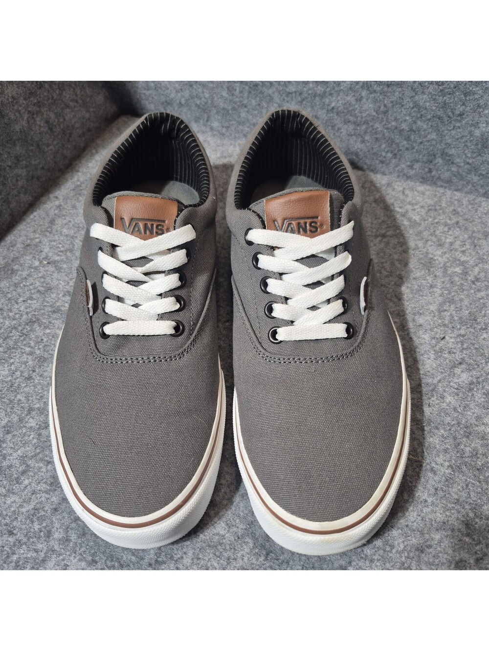VANS Men's Gray Low Top Canvas Lace-Up Sneakers M8.5